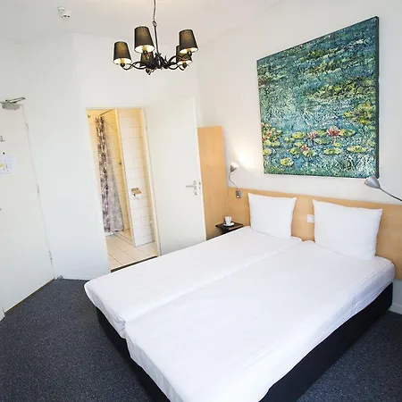 Quentin Museum Square Hotel 2*