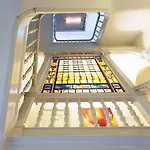 Quentin Museum Square Отель