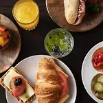 Quentin Museum Square 2* 암스테르담