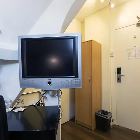 Quentin Museum Square Hotel 2*
