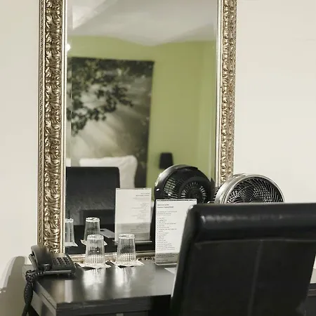 Quentin England 2* אמסטרדם