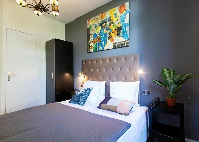 Quentin Museum Square Hotel