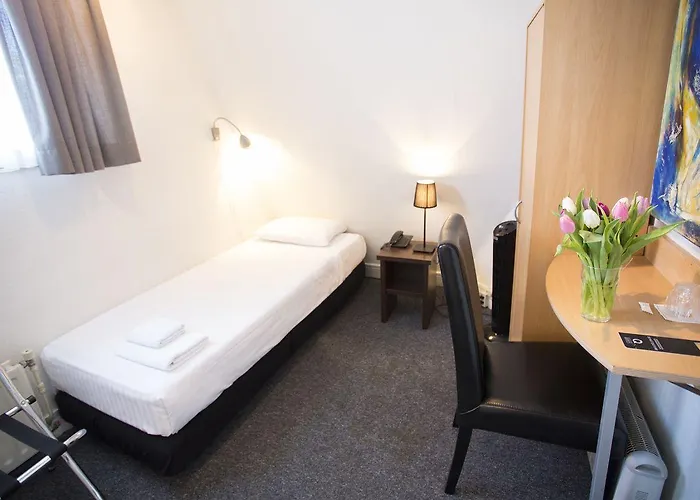 Quentin Museum Square 2*