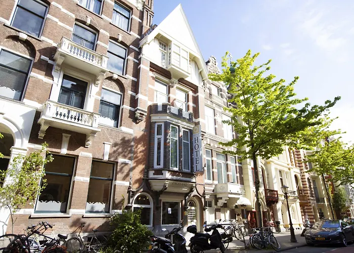 Hotel Quentin Museum Square 2*