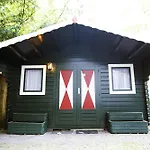 فندق Quentin Museum Square 2*