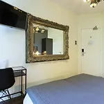 Quentin Museum Square 2*