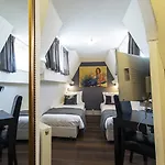 Quentin Museum Square 2*