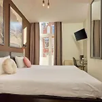 Quentin Museum Square