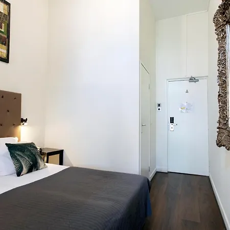 Отель Quentin England