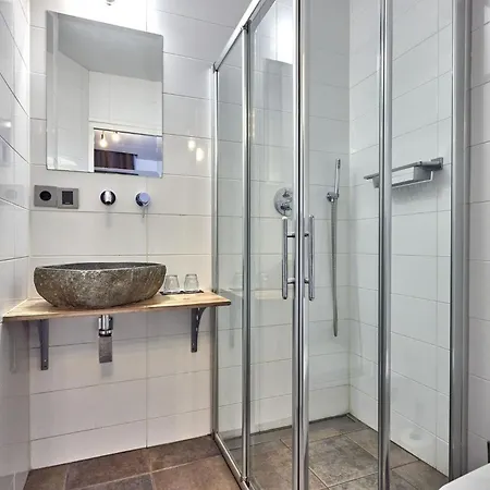 Quentin Museum Square Hotel