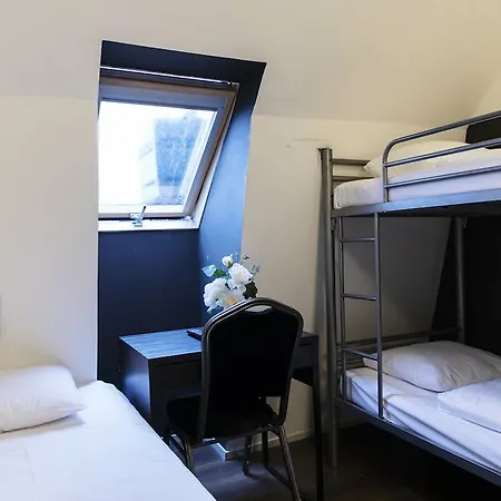 Quentin England Отель