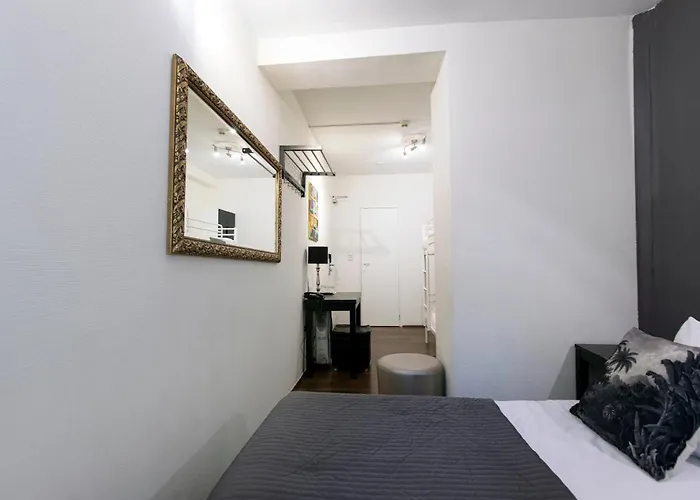 Quentin Museum Square