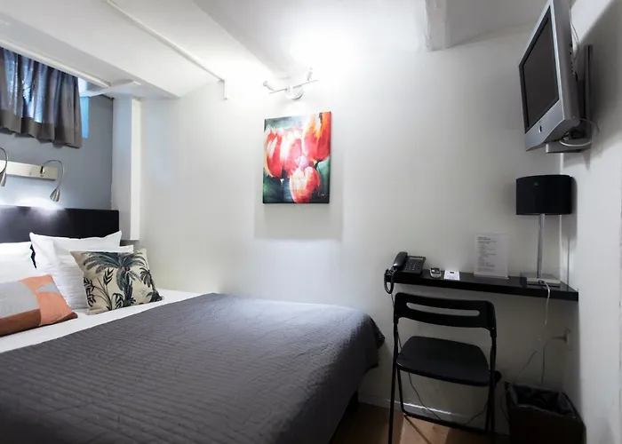 Quentin Museum Square Hotel