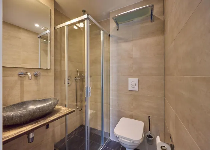 Hotel Quentin Museum Square 2*