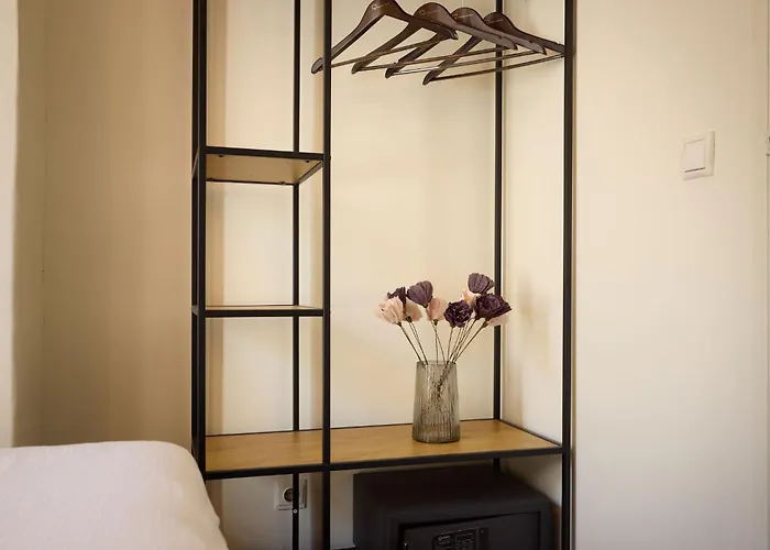 Quentin Museum Square 2*