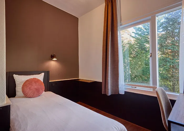 Quentin Museum Square 2*