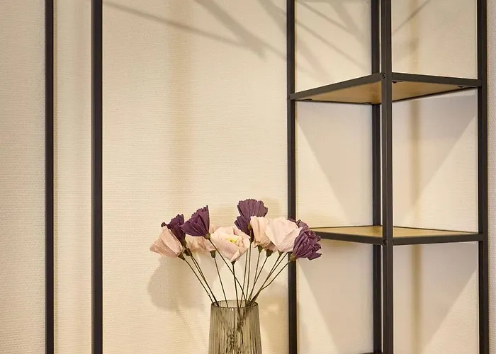 Quentin Museum Square 2*