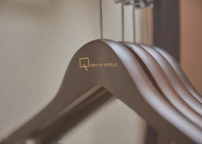 Quentin Museum Square 2*