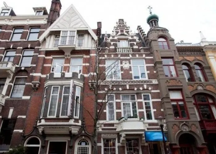 Quentin Museum Square