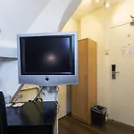 Quentin Museum Square Hotel 2*