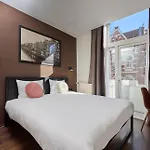 Quentin Museum Square 2*