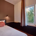 Quentin Museum Square 2*