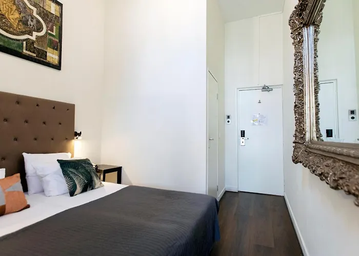 Otel Quentin Museum Square