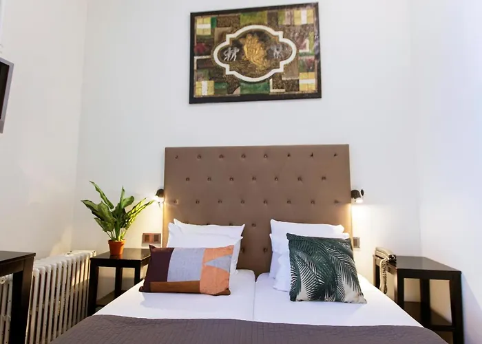 Quentin Museum Square