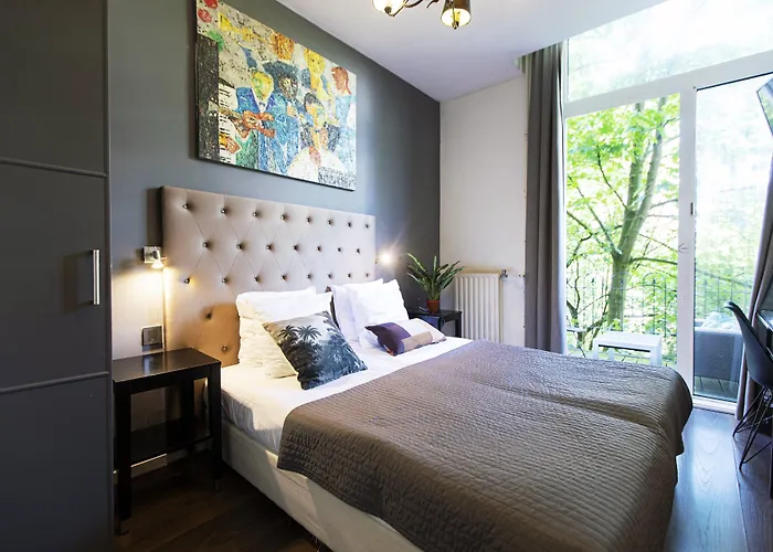 Quentin Museum Square