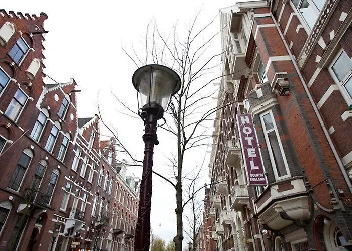 Quentin Museum Square