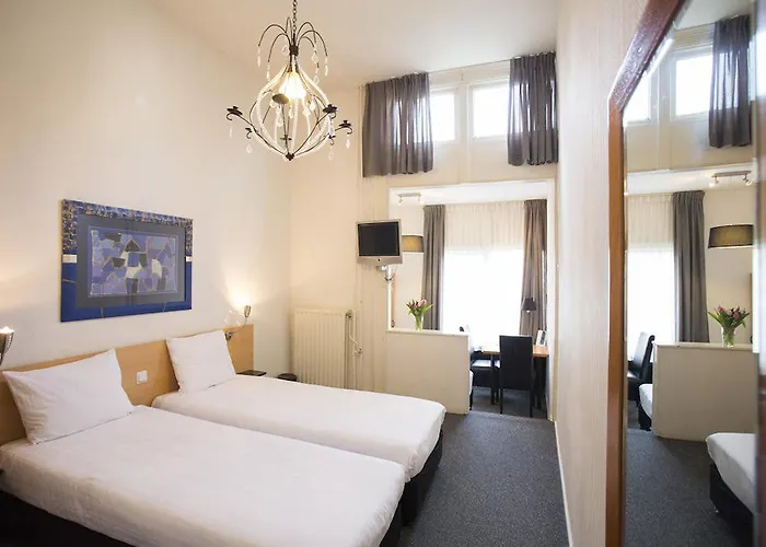 Otel Quentin Museum Square 2*