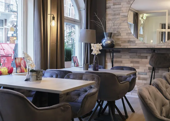 Quentin Museum Square