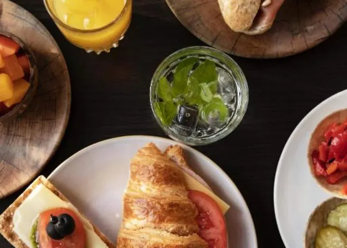 Quentin Museum Square 2* Amsterdam