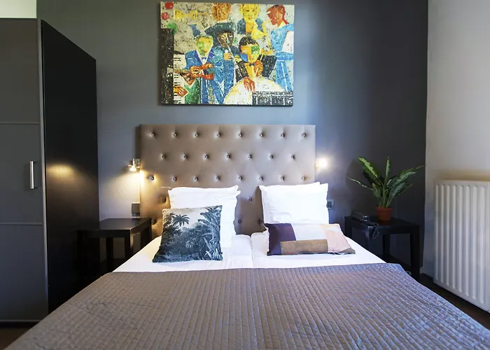 Quentin Museum Square Hotel 2*